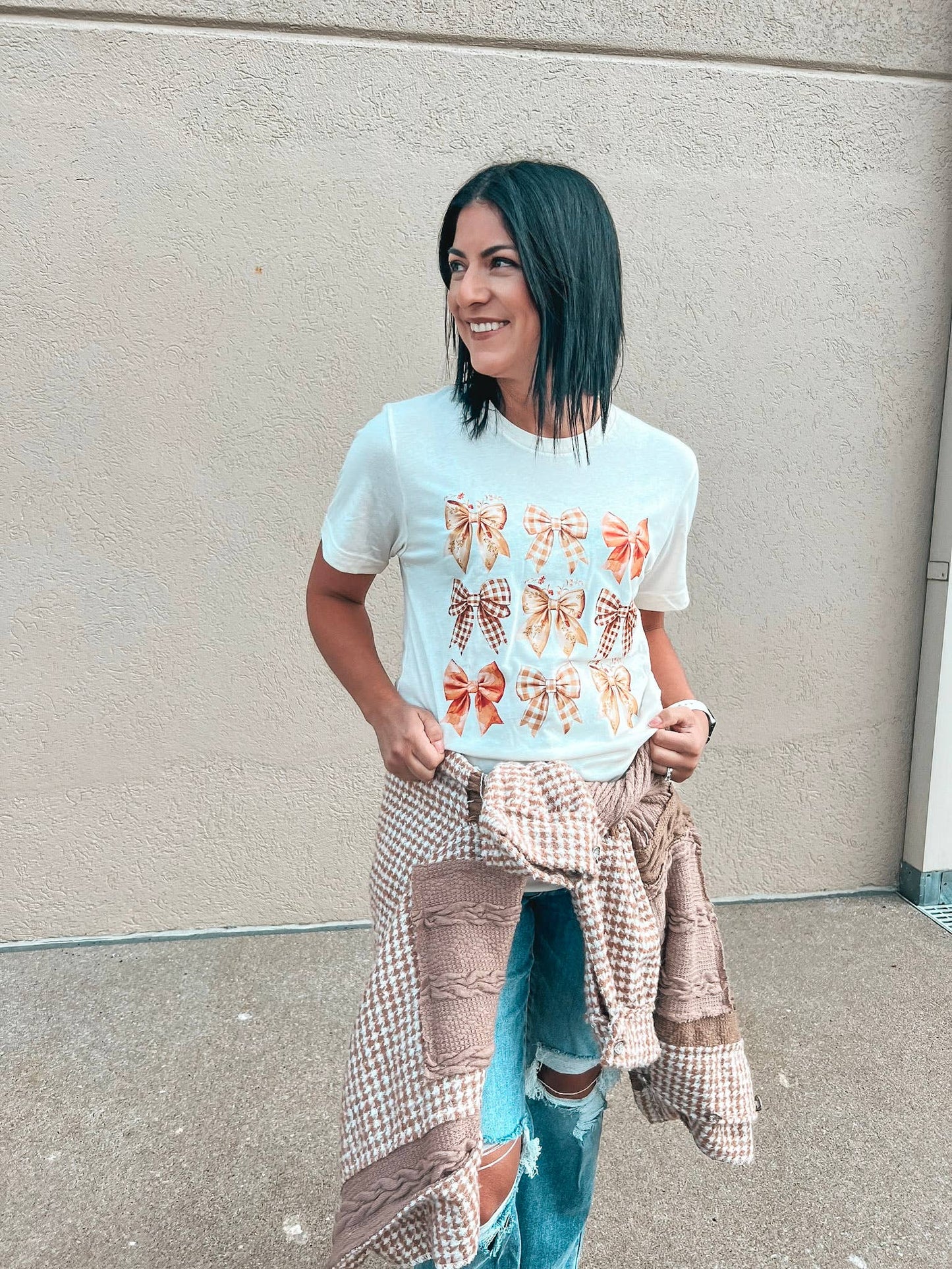 FALL BOWS TEE