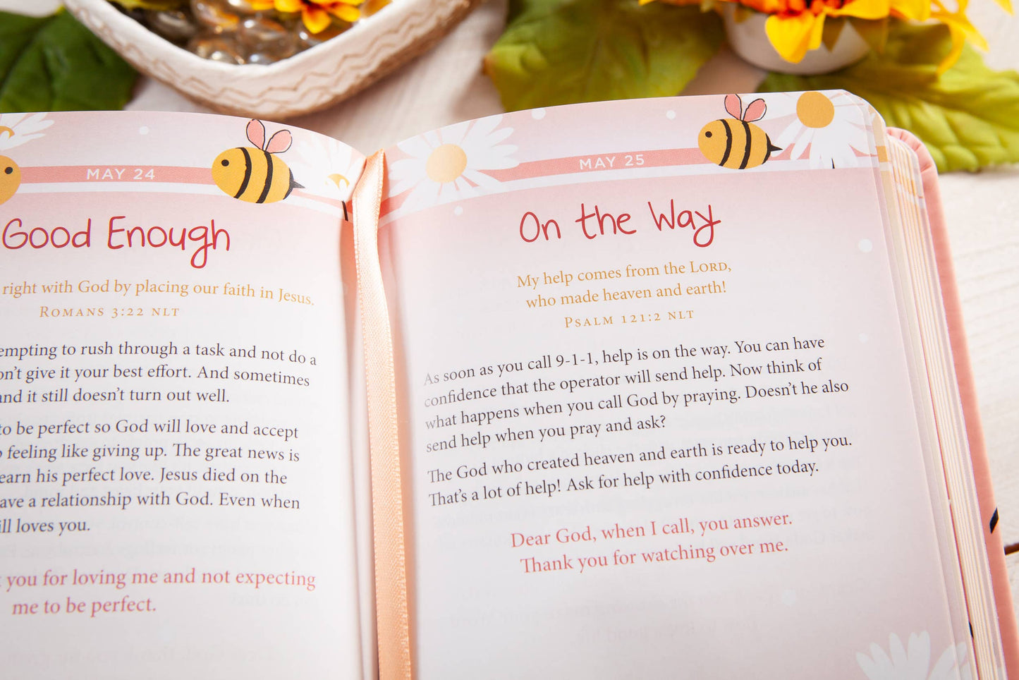 Daily Strength for Girls (Devotional, Ages 4-9)