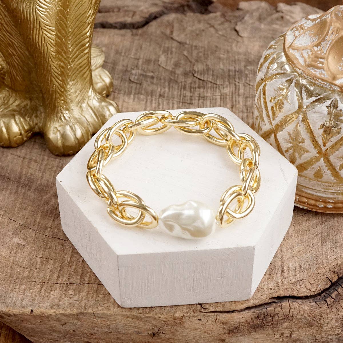 Modern Muse – Chunky Stretch Bracelet with Sculpted Pearl Bead
