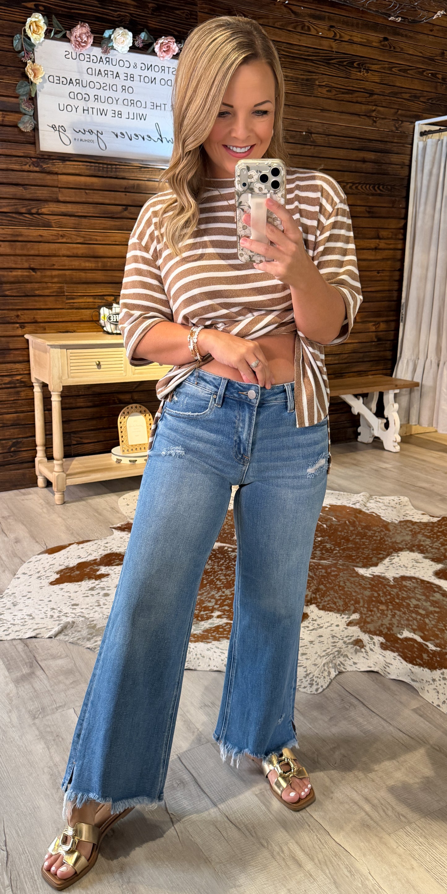 Risen Mid Rise Crop Wide Slit