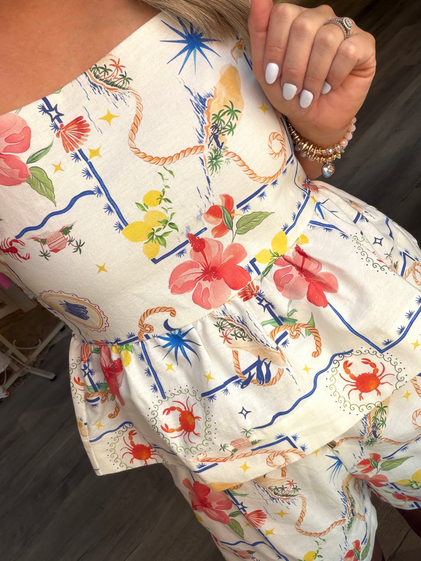 White Floral Beach Set